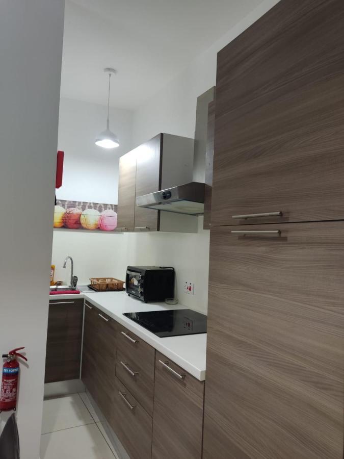Hampton Court, Block C, N.2 Apartment St. Paul's Bay Bagian luar foto